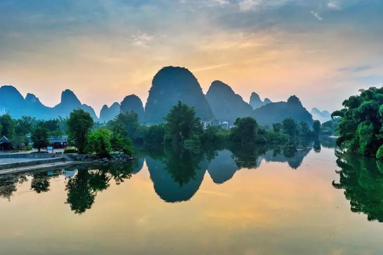智慧工厂绿色
